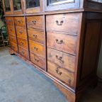 Antieke Klassieke Engelse Vitrinekast, Ladekast, Winkelkast, Apothekerskast Afm. 213x52 En 192cm Hoog. thumbnail 5