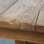 Karaktervolle, Prachtige En Praktische Vierkante Antieke Eettafel Gemaakt Van Iepenhout thumbnail 2