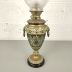Antieke Messing Olielamp Op Marmeren Voet thumbnail 4