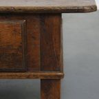 Unieke En Prachtige Antieke Kastanjehouten Salontafel Uit De 18e Eeuw Met Een Blad Uit 1 Stuk thumbnail 9