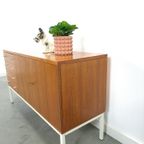 Fineer Dressoir Uit Zweden Met Wit Stalen Poten thumbnail 14
