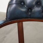 Geweldige Set Bestaande Uit Een Schrijftafel En Een Blauwe Rundleren Chesterfield Bureaustoel In thumbnail 28