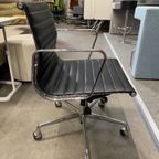 Vitra Eames Vergaderstoel Bureaustoel Zwart Leder thumbnail 4