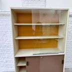 Midcentury Vitrinekast –boekenkast - Wit, Bruin, Okergeel thumbnail 3