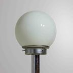 Modernistische Mid-century Chrome Vloerlamp Met Opaline Glazen Bol, Italië 1970s thumbnail 10