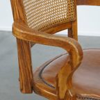 Luxe Cognac Kleurige Leren Bureaustoel Op Wieltjes Met Hout En Een Rieten/ Gematte Rugleuning thumbnail 7