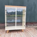 Vintage Kastje Met Glas Retro Design Vitrinekast Pootjes thumbnail 8