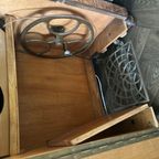 Naaikast Incl. Functionerende Naaimachine Vintage thumbnail 11