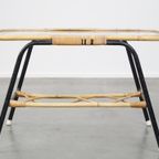 Leuke Vintage Jaren ’60 Rotan Salontafel Met Glazen Tafelblad Met Een Mooi Zwart Metalen Frame thumbnail 3