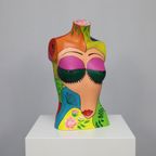 Decoratief Object Vrouwentorso In Pop-Art Stijl thumbnail 7