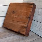 Stevig Charmant En Decoratief Brocant Houten Bakje. thumbnail 6