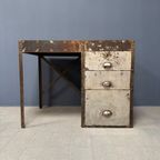 Industrieel Ijzeren Bureau Met Drie Laden thumbnail 12
