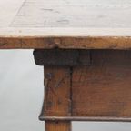 Karaktervolle Antieke Zuid Europese Kastanjehouten Salontafel Uit De 18e Eeuw Met Een Lade thumbnail 10