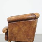 Cognac-kleurige, Karakteristieke Vintage Schapenleren Clubfauteuil Met Een Tijdloos Design thumbnail 8