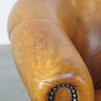 Subtiele Schapenleren Clubfauteuil Afgewerkt Met Siernagels En De Mooiste Kleuren thumbnail 11
