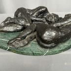 Moderne Kunst. "Tired Of Love" Marmer, Brons. thumbnail 6