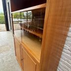 Vintage Hoge Kast - Licht Hout - Met Vitrine En Deurtjes thumbnail 7
