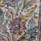 Antiek Perzische Majolica Tegel Met Bloemen thumbnail 3