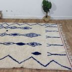 Handgeweven Marokkaanse Berber Tapijt - Blauw En Wit Geometrisch Patroon Met Zigzag (276X180 Cm) thumbnail 5