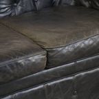 Zwarte 2.5 Zits Rundleren Engelse Chesterfield Bank Met Leuke, Luxe Details thumbnail 10