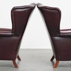 Set Van 2 Mooie En Comfortabele Bordeauxrode Rundleren Oorfauteuils In Engelse Stijl thumbnail 4