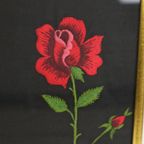 Vintage Geborduurde Rode Roos Met Steel Vergulde Houten Lijst 37X16Cm thumbnail 9