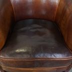 Tijdloze En Stoere Cognac-Kleurige Schapenleren Clubfauteuil Met Een Correcte Afwerking thumbnail 7