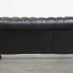 Comfortabele Zwarte Rundleren Chesterfield 2.5 Zits Bank In Engelse Stijl thumbnail 4