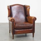 Comfortabele Vintage Engelse Stijl Schapenleren Oorfauteuil Met Een Zeer Mooie Kleurstelling thumbnail 2