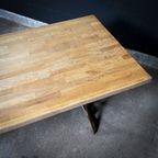 Industriële Eettafel Gemaakt Van Beukenhouten Blad & Machineonderstel thumbnail 12