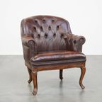 Klassieke En Charmante, Correct Afgewerkte Rundleren Engelse Chesterfield Armchair thumbnail 2
