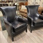 Actie: 2 X Stoere Industriële Chesterfield Oorfauteuils 'Bristol' In Prachtig Zwart Generfd Vinta thumbnail 3