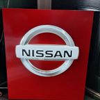 Toffe Vintage Lichtbak Van Een Nissan Cardealer🚘 thumbnail 3