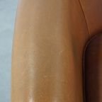 Comfortabele Schapenleren Clubfauteuil In Een Neutrale Cognac Kleur En In Goede Staat thumbnail 8