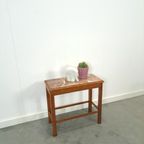 Oude Houten Tafel Met Marmeren Blad thumbnail 2