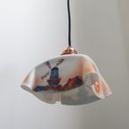 Antieke Opaline 'Zakdoek' Art Deco Lamp Met Tafelreel Van Molen En Decoratief Figuur Op Elke Zijde. thumbnail 2