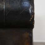 Zeer Luxe, Antieke Rundleren 3 Zits Chesterfield Bank Met Een Uniek Karakter En Een Uitmuntend Pa thumbnail 16