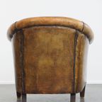 Schapenleren Clubfauteuil In Engelse Stijl Met Karakter En Een Prachtig Patina thumbnail 10