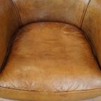 Leuke, Charmante En Comfortabele Schapenleren Clubfauteuil In Een Mooie Lichte Cognac Kleur thumbnail 6