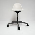 Vitra Eames Bureaustoel, Na 2000 thumbnail 5