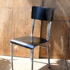 Alle Soorten Industrieel Vintage Zwarte Schoolstoelen thumbnail 6