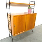 Modulair Staand Wandrek Met Kasten, Legplank En Zwarte Stalen Houders thumbnail 15