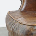 Grote, Karaktervolle En Comfortabele Vintage Engelse Stijl Schapenleren Oorfauteuil thumbnail 4