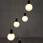 Cascade Hanglamp Met 5 Witte Glazen Bollen, Jaren 70 thumbnail 9