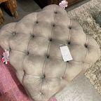 Showroommodel: Engelse Chesterfield Hocker/ Voetenbank Buttoned Grijs thumbnail 6