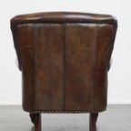 Klassieke En Comfortabele Generfde Cognac Kleurige Rundleren Chesterfield Fauteuil/ Armchair thumbnail 7
