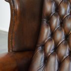 In Nette Staat Verkerende Klassieke Cognac Bruine Rundleren Chesterfield Oorfauteuil thumbnail 12