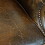In Nette Staat Verkerende Klassieke Cognac Bruine Rundleren Chesterfield Oorfauteuil thumbnail 13