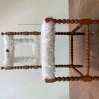 Antieke Houten Spijlenstoel Vs Speels Designobject thumbnail 4