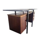 Vintage Houten Bureau Met Zwevend Blad En Zwart Frame thumbnail 7
